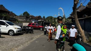 Babinsa Desa Pengiangan Laksanakan Pemantauan dan Pengamanan Perayaan Hari Raya Galungan