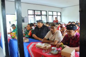 Melalui Pelepasan Siswa SDN 2 Bangbang, Babinsa Tanamkan Semangat Meraih Cita-cita
